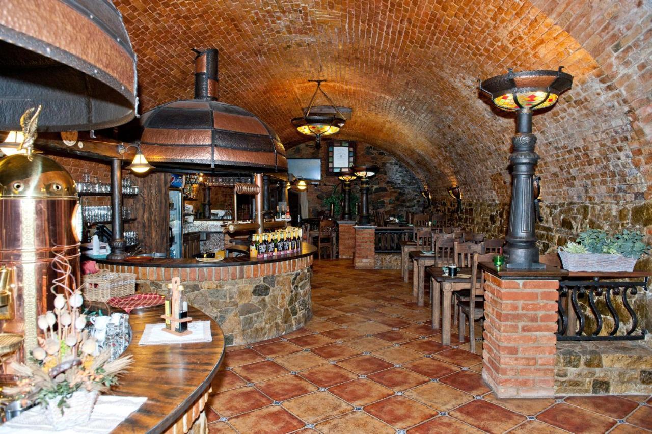 Penzion Dašické sklepy Dasice Extérieur photo